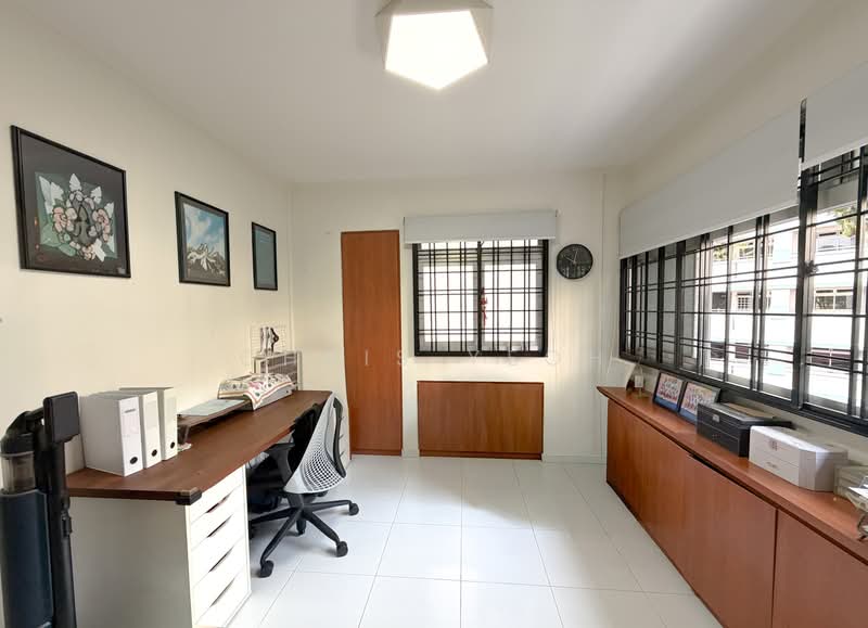 265 Boon Lay Drive HDB Flat For Sale at S$ 598,000 | PropertyGuru Singapore - Study