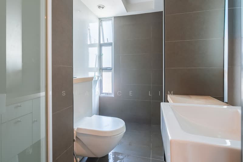 Pandan Valley Condominium For Sale at S$ 3,200,000 | PropertyGuru Singapore - Bathroom