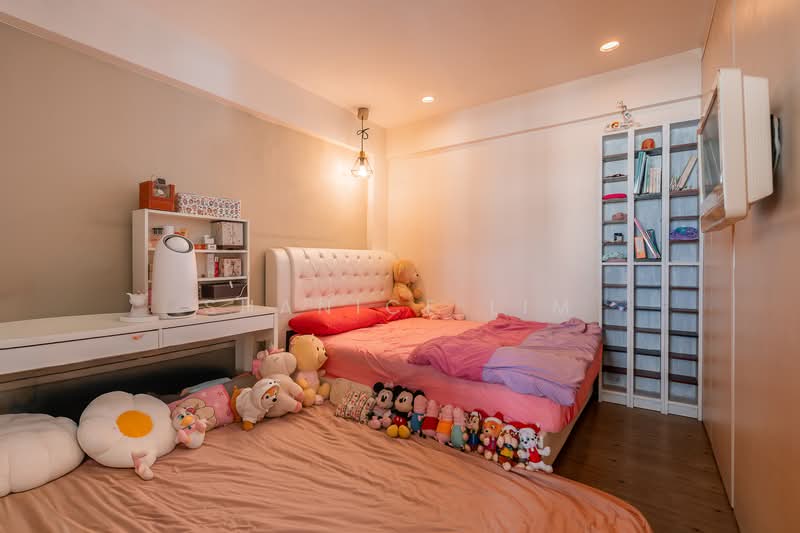 Pandan Valley Condominium For Sale at S$ 3,200,000 | PropertyGuru Singapore - Bedroom