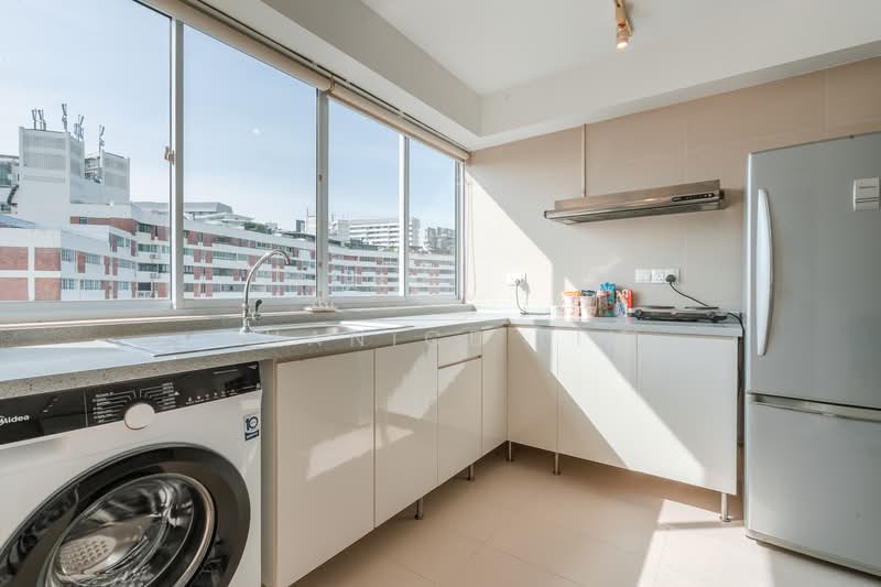 Pandan Valley Condominium For Sale at S$ 3,200,000 | PropertyGuru Singapore - Kitchen