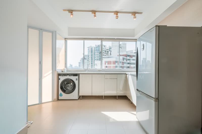 Pandan Valley Condominium For Sale at S$ 3,200,000 | PropertyGuru Singapore - Kitchen