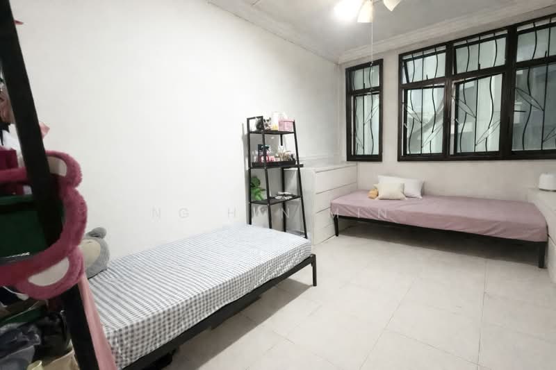 577 Woodlands Drive 16 HDB Flat For Sale at S$ 538,000 | PropertyGuru Singapore - Bedroom