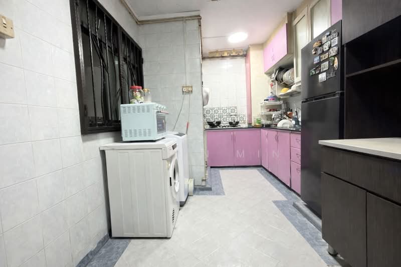 577 Woodlands Drive 16 HDB Flat For Sale at S$ 538,000 | PropertyGuru Singapore - Kitchen