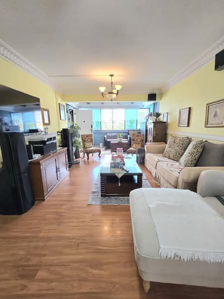 160 Tampines Street 12 HDB Flat For Sale at S$ 808,000 | PropertyGuru Singapore - Living Room