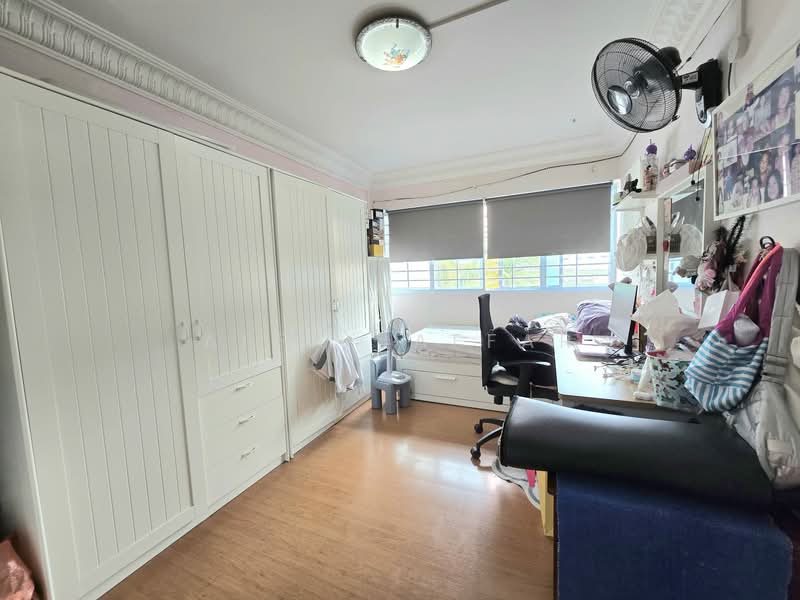 160 Tampines Street 12 HDB Flat For Sale at S$ 808,000 | PropertyGuru Singapore - Bedroom