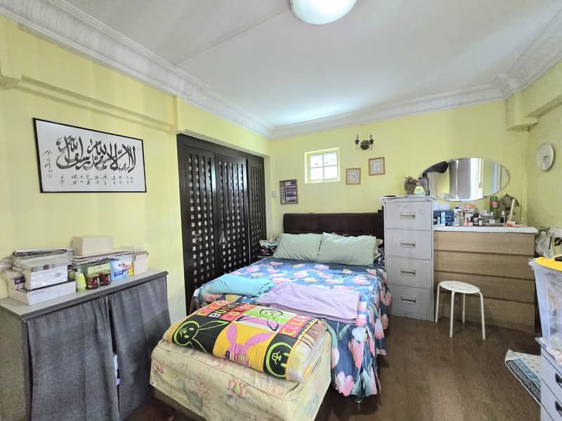 160 Tampines Street 12 HDB Flat For Sale at S$ 808,000 | PropertyGuru Singapore - Bedroom