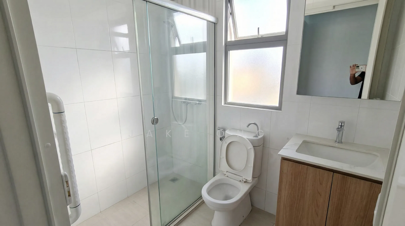 32 Margaret Drive HDB Flat For Sale at S$ 1,120,000 | PropertyGuru Singapore - Bathroom