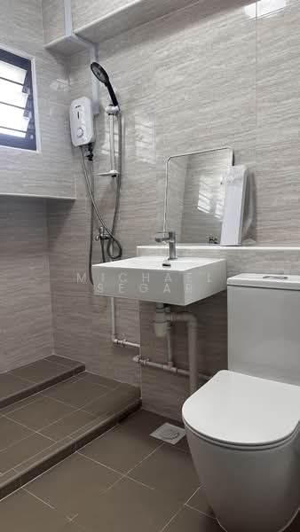 707 Choa Chu Kang Street 53 HDB Flat For Sale at S$ 598,888 | PropertyGuru Singapore - Bathroom