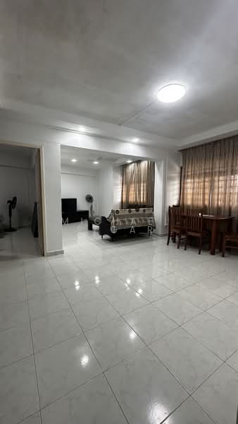 707 Choa Chu Kang Street 53 HDB Flat For Sale at S$ 598,888 | PropertyGuru Singapore - Living Room