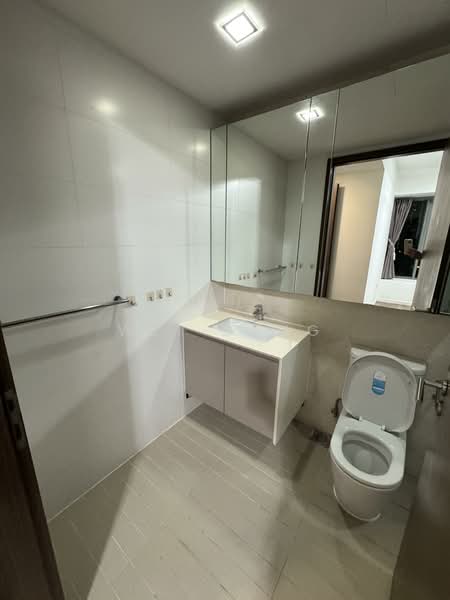 Hundred Trees Condominium For Sale at S$ 1,500,000 | PropertyGuru Singapore - Bathroom