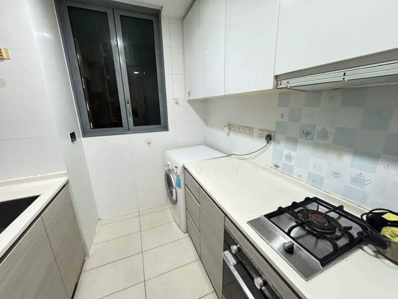Hundred Trees Condominium For Sale at S$ 1,500,000 | PropertyGuru Singapore - Kitchen