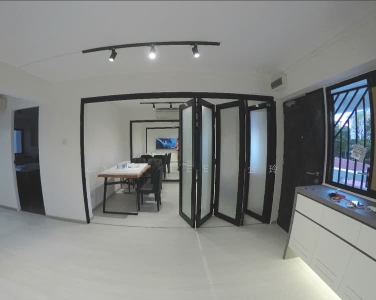 8 Empress Road HDB Flat For Sale at S$ 598,888 | PropertyGuru Singapore - Common Bedroom (flexible usage)