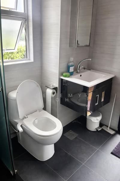 Westwood Park, Westwood Crescent, Room Rental, 150 sqft, Terraced House For Rent, by Jeremy Toh, 500059570 - Bathroom - PropertyGuru.com.sg