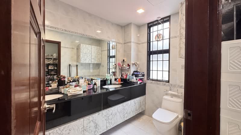 Woodlands woodgrove 3-Storey Landed North South Facing Terraced House For Sale at S$ 2,688,000 | PropertyGuru Singapore - Bathroom