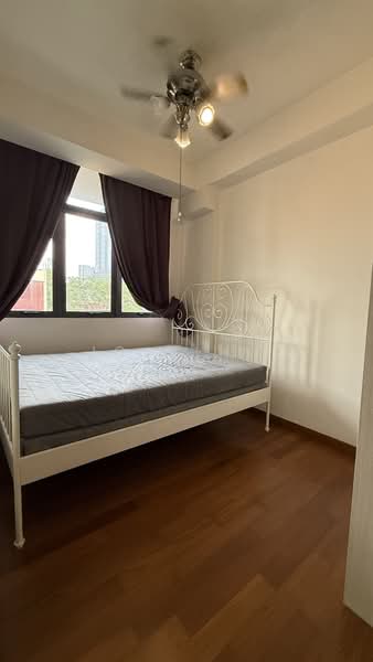 28 RC Suites Apartment For Sale at S$ 818,000 | PropertyGuru Singapore - Bedroom