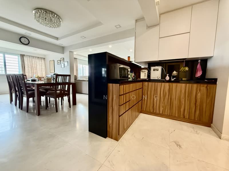 Pine Grove Condominium For Sale at S$ 1,980,000 | PropertyGuru Singapore - Kitchen