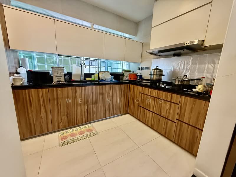 Pine Grove Condominium For Sale at S$ 1,980,000 | PropertyGuru Singapore - Kitchen