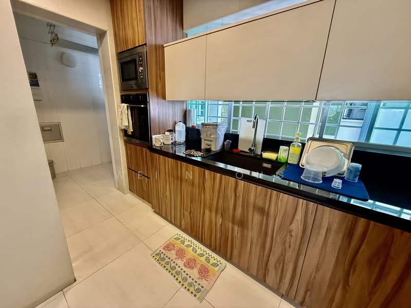 Pine Grove Condominium For Sale at S$ 1,980,000 | PropertyGuru Singapore - Kitchen