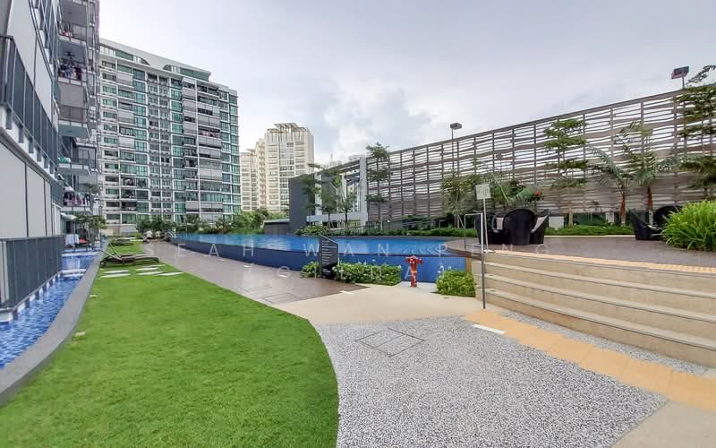 Kingsford Waterbay, Upper Serangoon View, 2 Bedrooms, 689 sqft, Condominium For Rent, by Seah Wan Peng (Gilda), 500059604 - Swimming Pool - PropertyGuru.com.sg