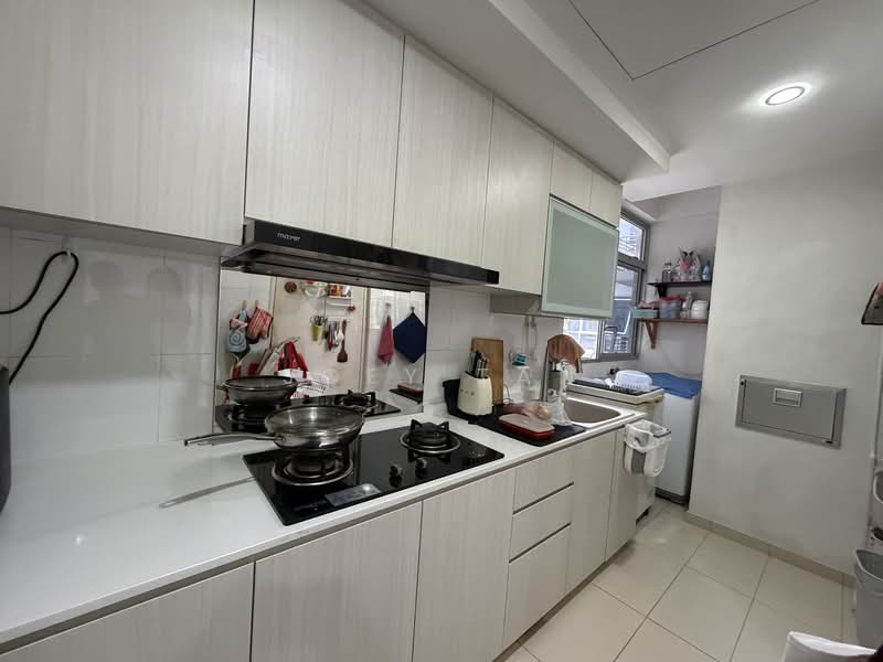 Oasis @ Elias Condominium For Sale at S$ 1,918,000 | PropertyGuru Singapore - Kitchen