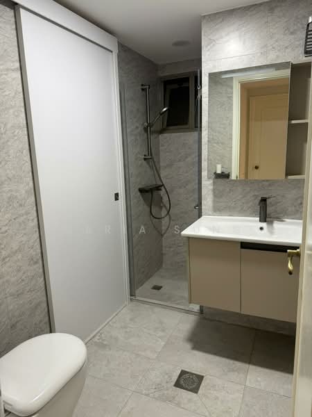 Parc Vista, 454 Corporation Road, 3 Bedrooms, 1,055 sqft, Condominium For Rent, by Maria Sung, 500059673 - Bathroom - PropertyGuru.com.sg