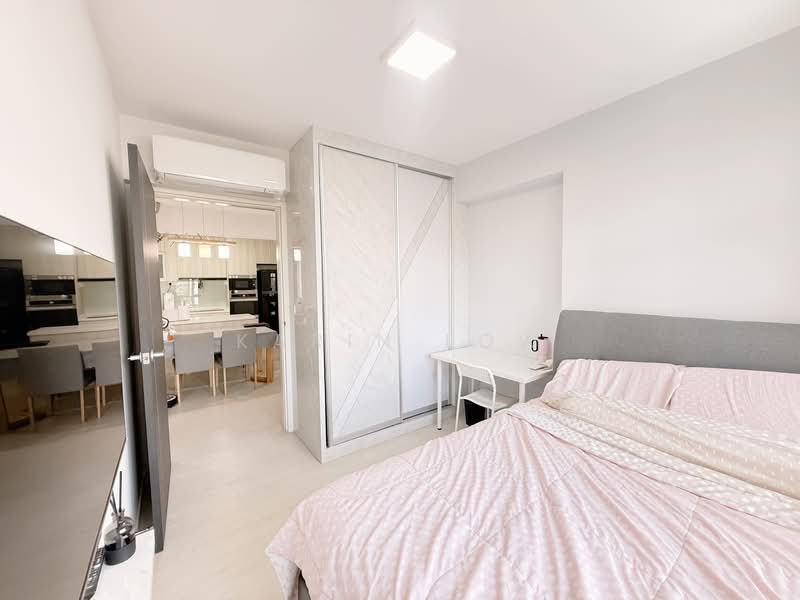 874D Tampines Street 85 HDB Flat For Sale at S$ 700,000 | PropertyGuru Singapore - Bedroom