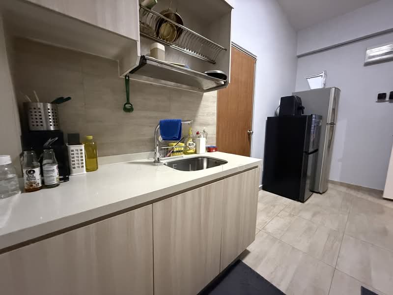 Kim Sia Court, 27 Jalan Jintan, 5 Bedrooms, 1,421 sqft, Apartment For Rent, by Hazel Toh, 500059678 - Kitchen - PropertyGuru.com.sg