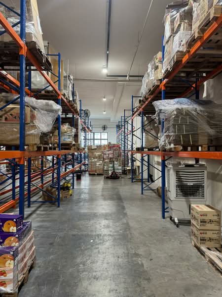 Bukit Batok Connection, 2 Bukit Batok Street 23, 3,000 sqft, Light Industrial (B1) For Rent, by Madelyne Kok, 500059720 - Interior - CommercialGuru.com.sg