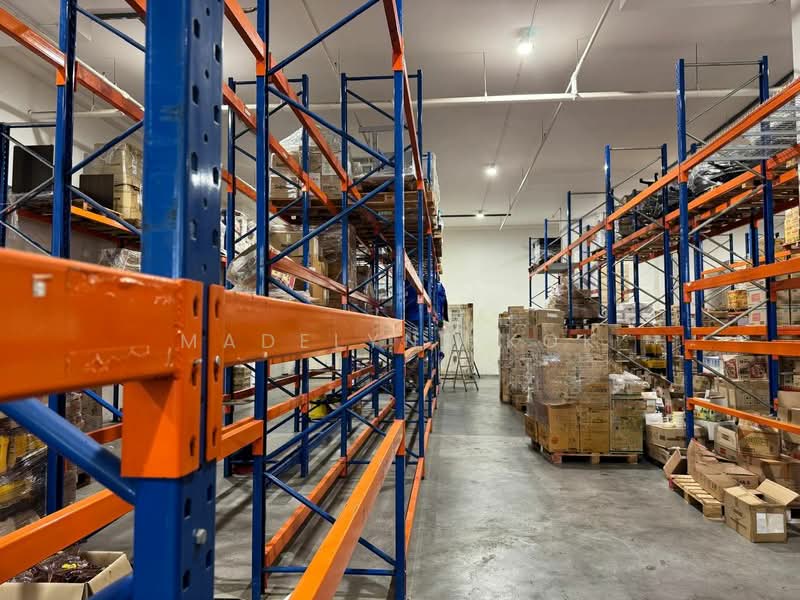 Bukit Batok Connection, 2 Bukit Batok Street 23, 3,000 sqft, Light Industrial (B1) For Rent, by Madelyne Kok, 500059720 - Interior - CommercialGuru.com.sg