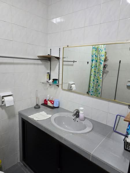 453 Fajar Road, 453 Fajar Road, Room Rental, 300 sqft, HDB Flat For Rent, by Arthur Ho, 500059730 - Bathroom - PropertyGuru.com.sg