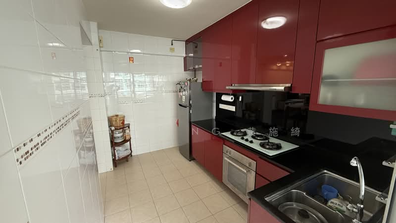 211A Compassvale Lane HDB Flat For Sale at S$ 687,000 | PropertyGuru Singapore - Kitchen