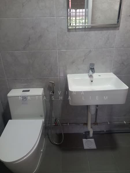 7 Toh Yi Drive HDB Flat For Sale at S$ 1,390,000 | PropertyGuru Singapore - Bathroom