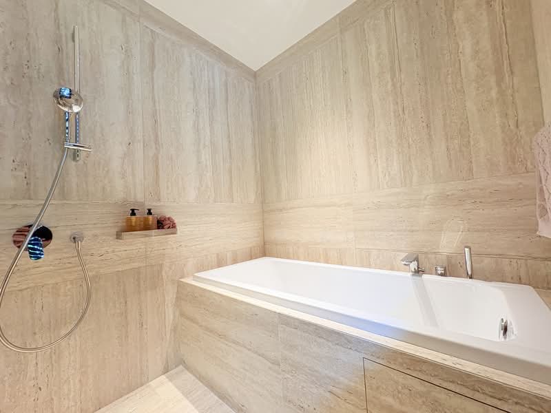 River Modern Condominium For Sale at S$ 5,878,000 | PropertyGuru Singapore - Bathroom