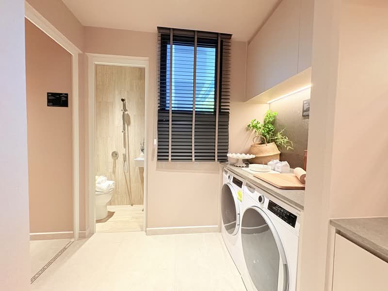 River Modern Condominium For Sale at S$ 5,878,000 | PropertyGuru Singapore - Bathroom