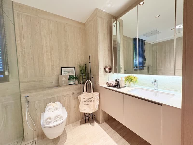 River Modern Condominium For Sale at S$ 5,878,000 | PropertyGuru Singapore - Bathroom