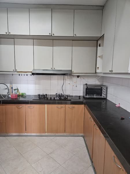 Kensington Park Condominium For Sale at S$ 3,200,000 | PropertyGuru Singapore - Kitchen