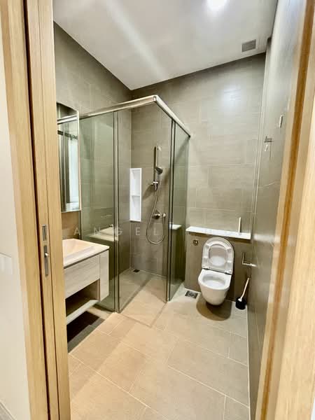 The Crest, 101 Prince Charles Crescent, 3 Bedrooms, 1,378 sqft, Condominium For Rent, by Angel Luo, 500059753 - Bathroom - PropertyGuru.com.sg