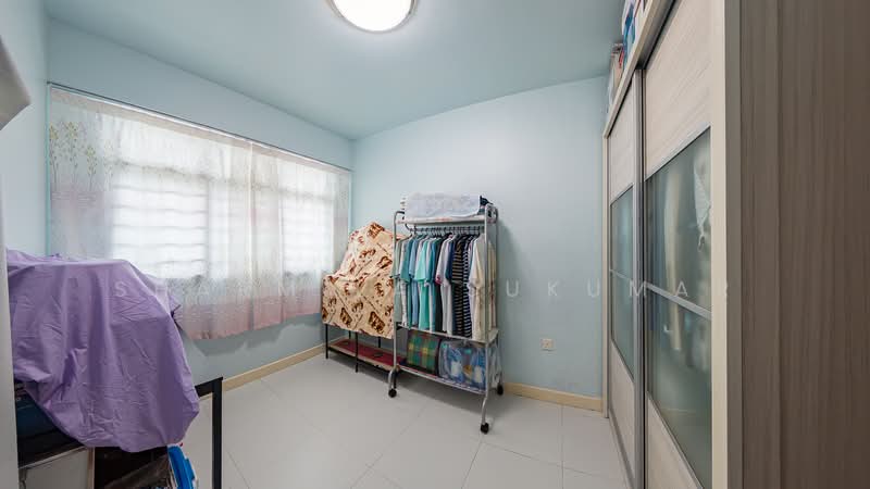 180B Rivervale Crescent HDB Flat For Sale at S$ 545,000 | PropertyGuru Singapore - Common Bedroom