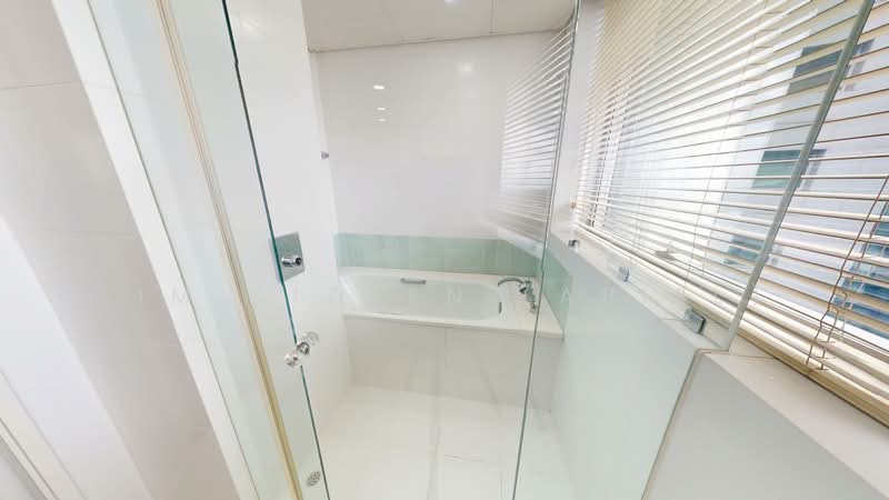 The Sail @ Marina Bay Condominium For Sale at S$ 3,800,000 | PropertyGuru Singapore - Bathroom