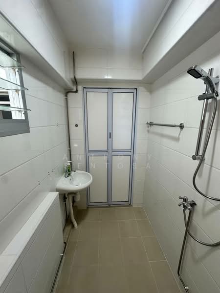 340 Choa Chu Kang Loop, 340 Choa Chu Kang Loop, 2 Bedrooms, 1,140 sqft, HDB Flat For Rent, by Anthony Sentosa, 500059768 - Common Bathroom - PropertyGuru.com.sg