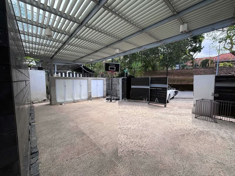 Charming bungalow with pool on elevated ground, Camborne Road, 5 Bedrooms, 6,000 sqft, Detached House For Rent, by Ngo Tong Hang, 500059771 - Exterior - PropertyGuru.com.sg