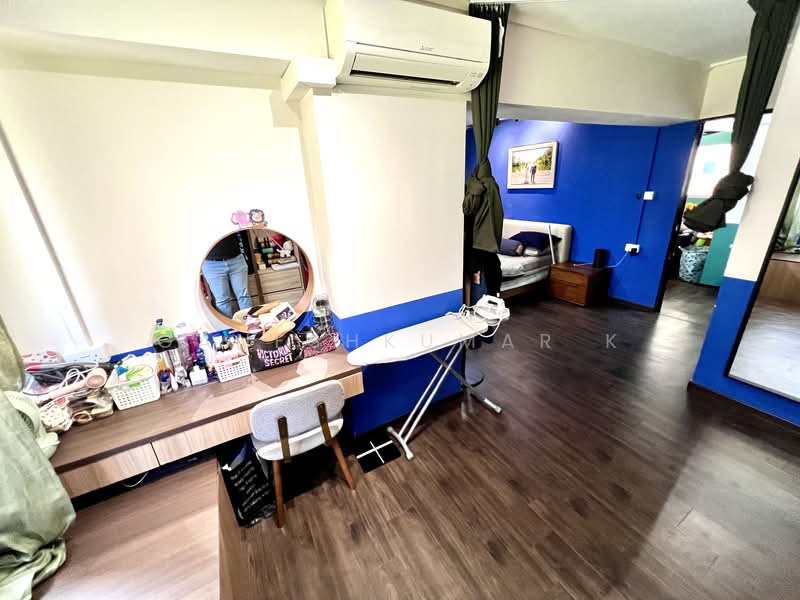 225 Bishan Street 23 HDB Flat For Sale at S$ 768,000 | PropertyGuru Singapore - Bedroom