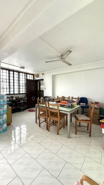 411 Tampines Street 41 HDB Flat For Sale at S$ 828,000 | PropertyGuru Singapore - Living Room
