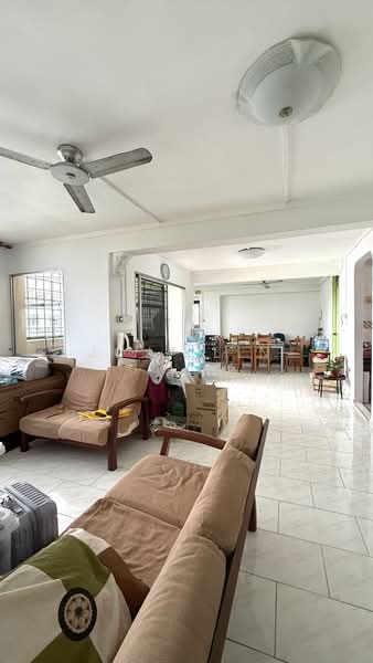 411 Tampines Street 41 HDB Flat For Sale at S$ 828,000 | PropertyGuru Singapore - Living Room