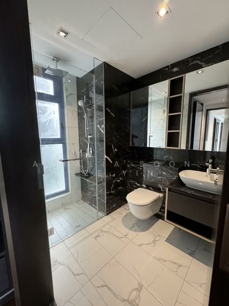 Wilshire Residences Condominium For Sale at S$ 2,118,000 | PropertyGuru Singapore - Bathroom