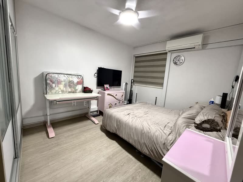 168 Stirling Road HDB Flat For Sale at S$ 398,000 | PropertyGuru Singapore - Bedroom