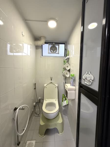 168 Stirling Road HDB Flat For Sale at S$ 398,000 | PropertyGuru Singapore - Bathroom