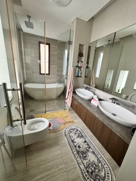 Level 2 - Master Bathroom