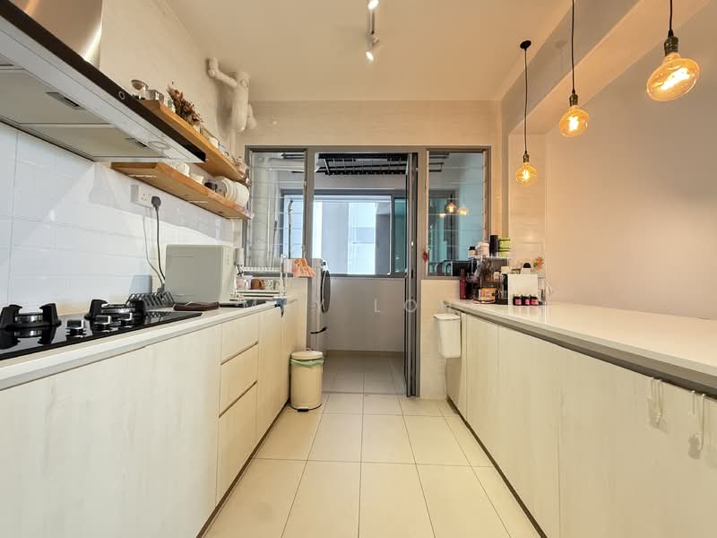 377B Hougang Street 32 HDB Flat For Sale at S$ 878,000 | PropertyGuru Singapore - Kitchen