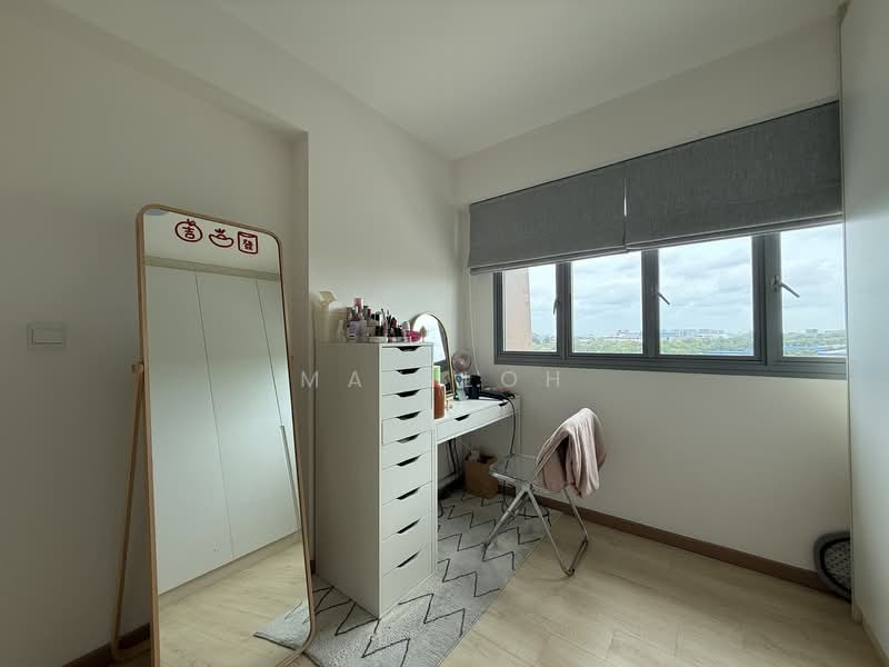 377B Hougang Street 32 HDB Flat For Sale at S$ 878,000 | PropertyGuru Singapore - Bedroom